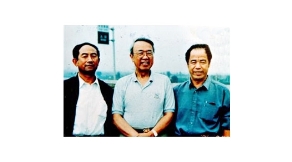 楊金泉、劉俊謙與聯(lián)合國副秘書長的合影